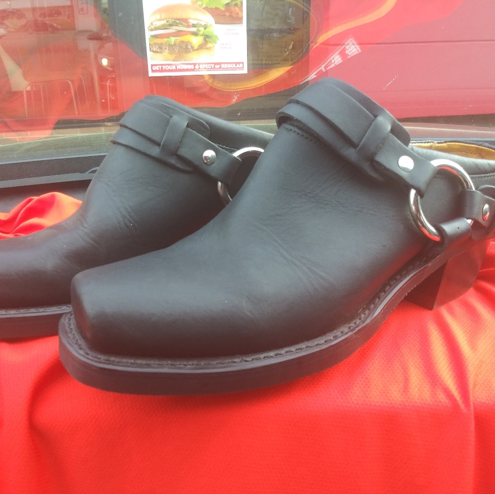 Womens Frye Mules in Black size 8